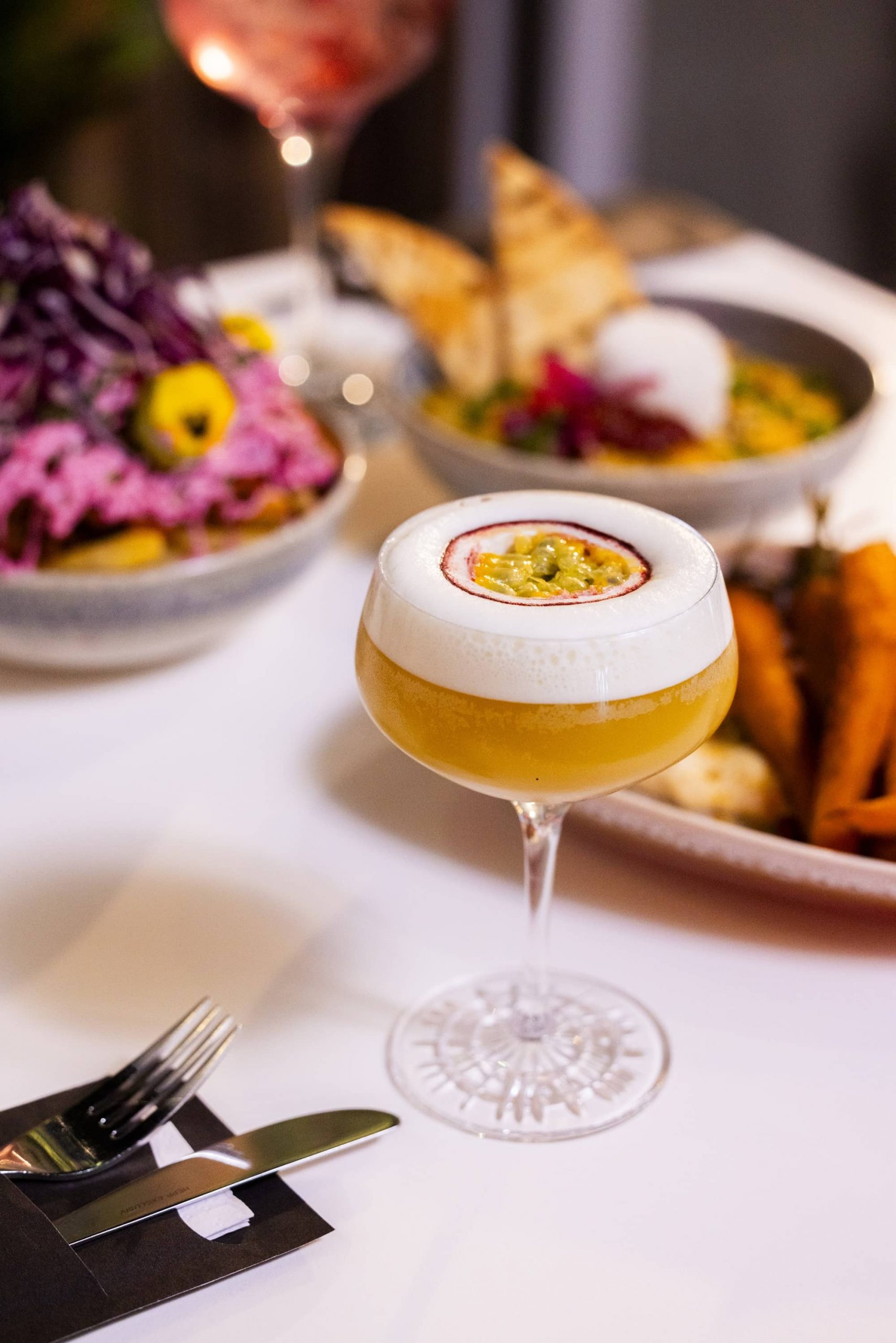 nhow_Rotterdam_Restaurant_interior_pornstar_martin_with_food_background